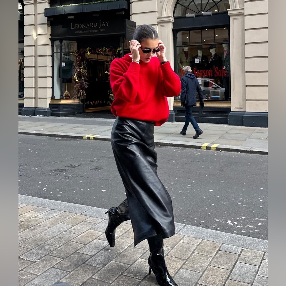 H&M Red Sweater - Women's Crew Neck